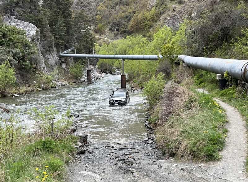 Arrow River crossing under pipeline
